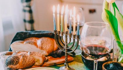 爱游戏中国官方网站平台-逆转游泳项目决赛改写赛会纪录，逆水游泳